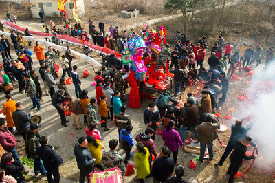 乡村节庆纪实：热闹场景与独特风情交织的见闻之旅