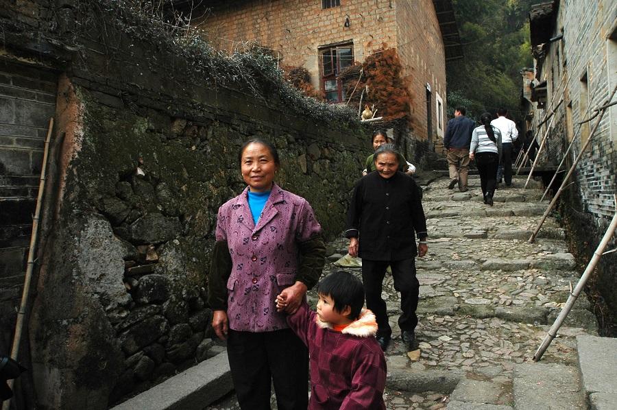 古村民俗今昔：传统风情变迁，岁月里的别样传承与新景